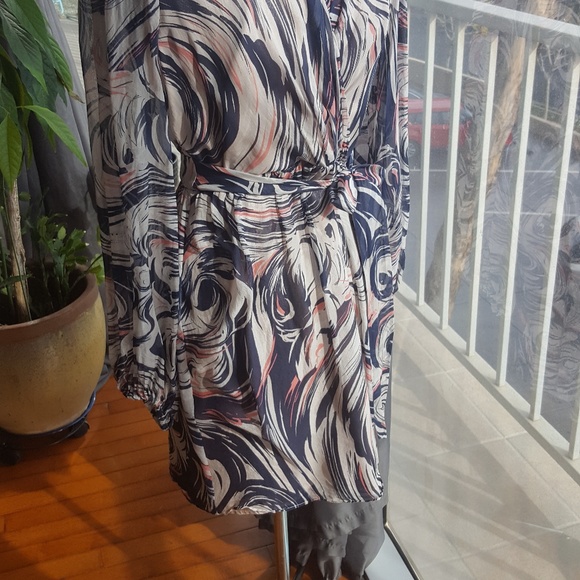 Laundry by Shelli Segal wrap dress sheer sleeve - Picture 5 of 8